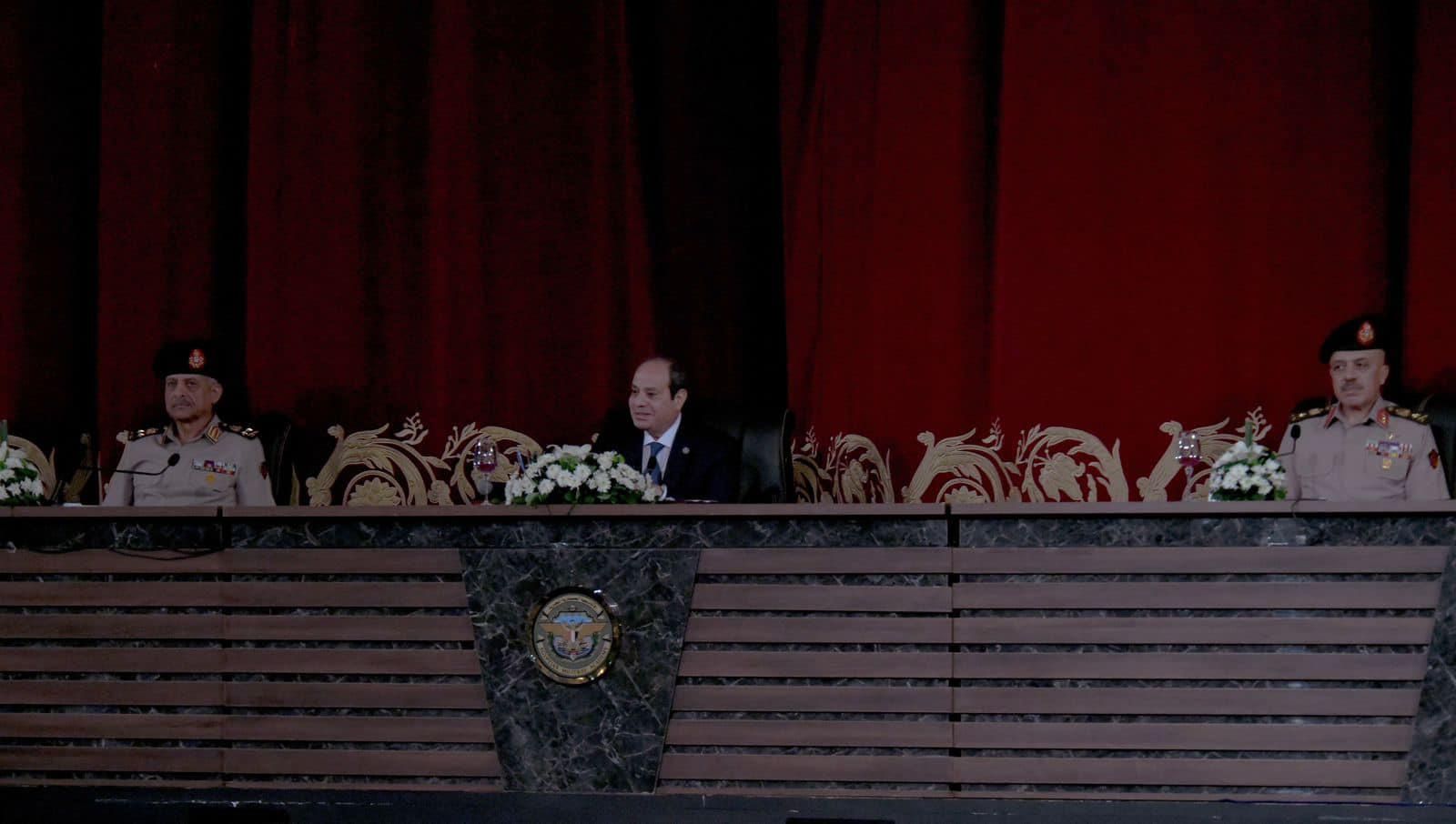 السيسى يعلق على استغلال البعض للسيارات المخصصة لذوي الإعاقة