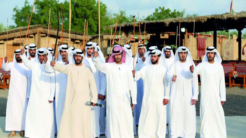 الامارات | العازي.. صيحات الفخر و«جواب» الصف الواحد