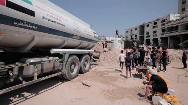 الإمارات تزود النقاط الطبية في قطاع غزة بالمياه الصالحة للشرب