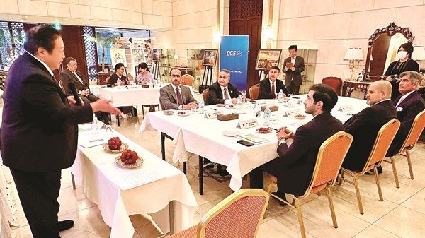 سفير الدولة لدى اليابان يشارك في فعالية «تذوّق العنب»