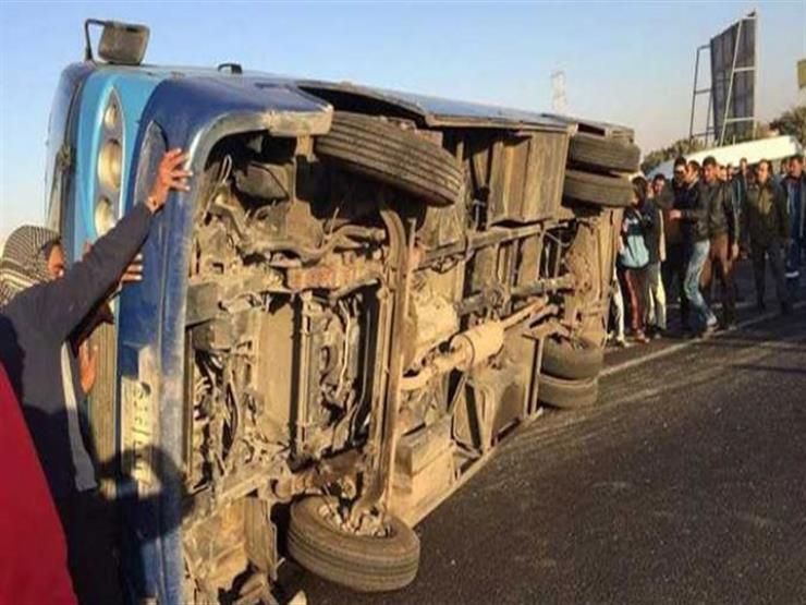 18 مصابا في انقلاب ميني باص أعلى الدائري