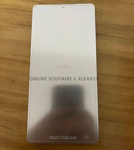 تكنولوجيا: نموذج Galaxy S25 Ultra يكشف عن أبعاد الهاتف والتصميم النحيف للحواف