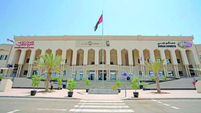 الامارات | 4 آسيويين يسرقون مجوهرات وساعات بـ 500 ألف درهم من داخل فيلا