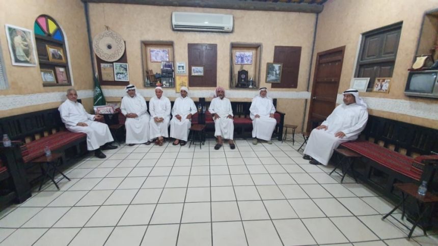 صور| في اليوم العالمي لكبار السن.. دعوة للتواصل وإحياء قيم الاحترام
