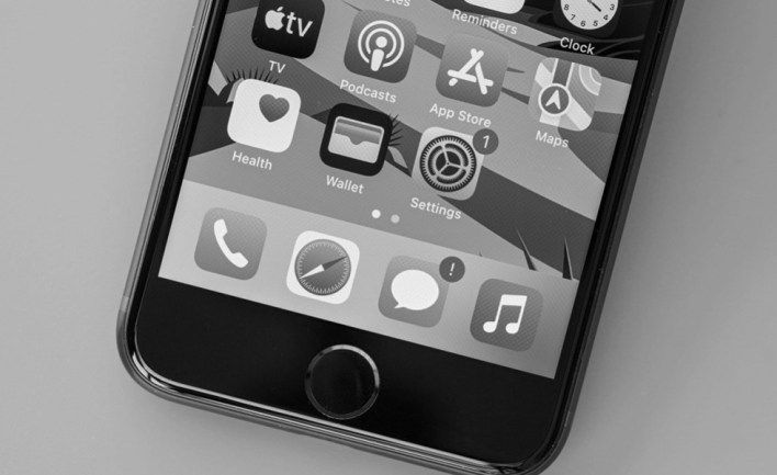 تكنولوجيا: ابل تخطط لإطلاق جيل جديد من هواتف iPhone SE في 2025