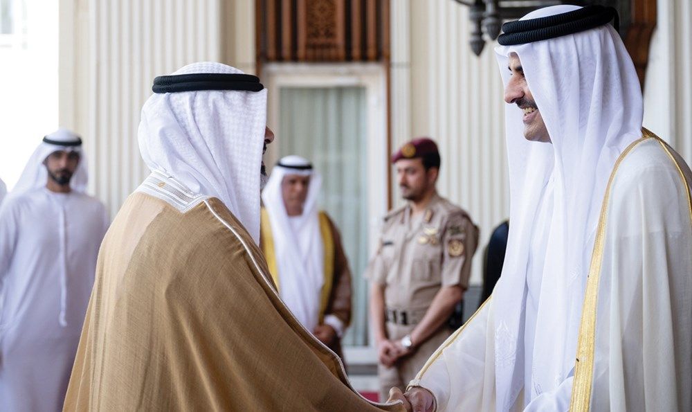 أمير قطر وولي عهد أبوظبي يبحثان سُبل تعزيز التعاون المشترك