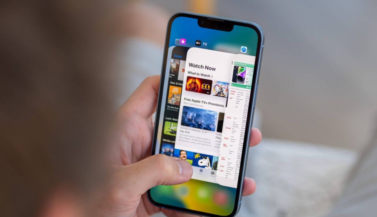 تكنولوجيا: ابل تخطط لإطلاق جيل جديد من هواتف iPhone SE في 2025