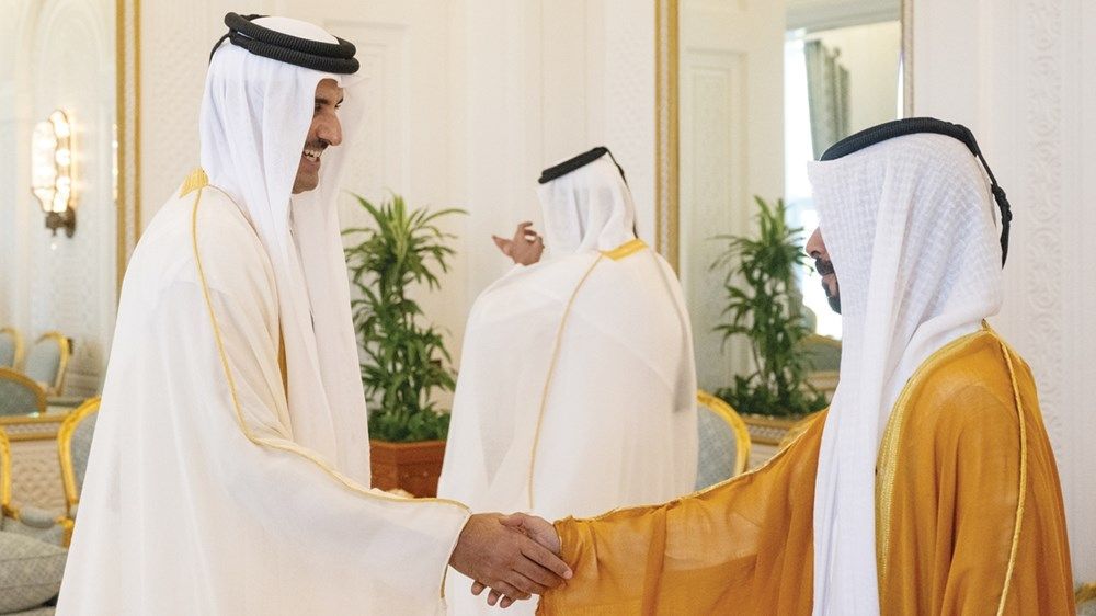 أمير قطر وولي عهد أبوظبي يبحثان سُبل تعزيز التعاون المشترك