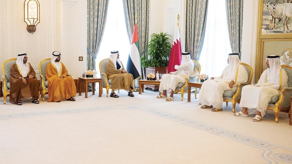 أمير قطر وولي عهد أبوظبي يبحثان سُبل تعزيز التعاون المشترك