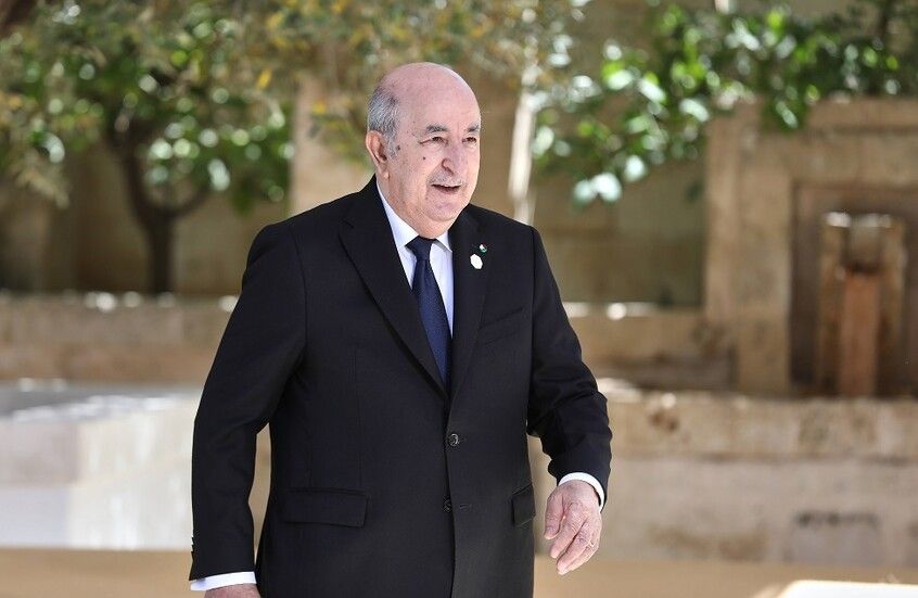 الخليج اليوم .. الرئيس الجزائري يقبل دعوة الشيخ مشعل الصباح لزيارة الكويت