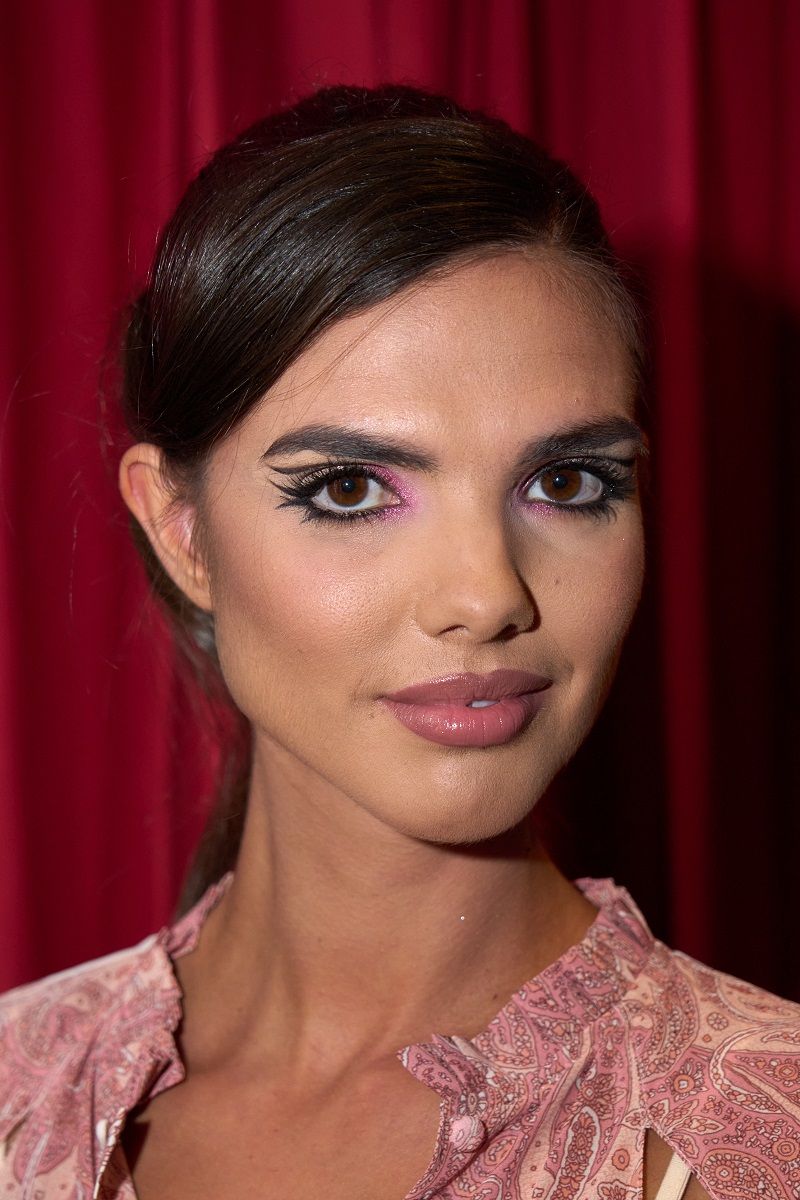 أجدد صيحات جمالية من أسبوع الموضة في باريس لربيع وصيف 2025.. مكياج العيون الأبرز