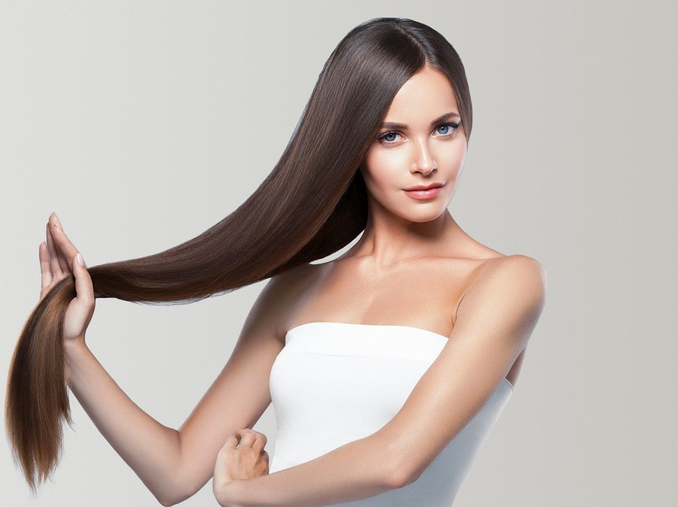 هكذا تقدمين العناية اللازمة لشعرك بعد فصل الصيف لاستعادة حيويته ولمعانه