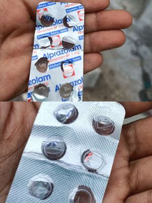 بالصور .. ناشطة عدنية تكشف عن الأمر الخطير الذي وجدته بجوار منزلها ؟!