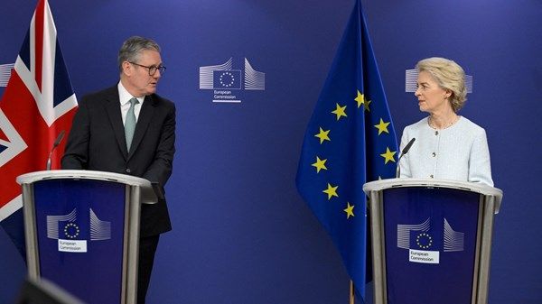 بريطانيا تتعهد بإعادة إطلاق علاقات مستقرة وإيجابية مع الاتحاد الأوروبي