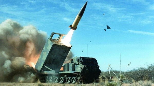 أوكرانيا: قصفنا منشأة عسكرية روسية بصواريخ أميركية