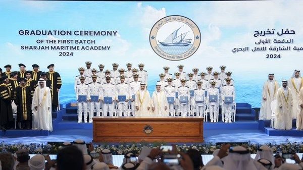 سلطان القاسمي يشهد حفل تخريج الدفعة الأولى من طلبة أكاديمية الشارقة للنقل البحري