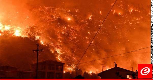 600 عنصر إطفاء يعملون على إخماد حريق غابات ضخم في بيلوبونيز اليونانية