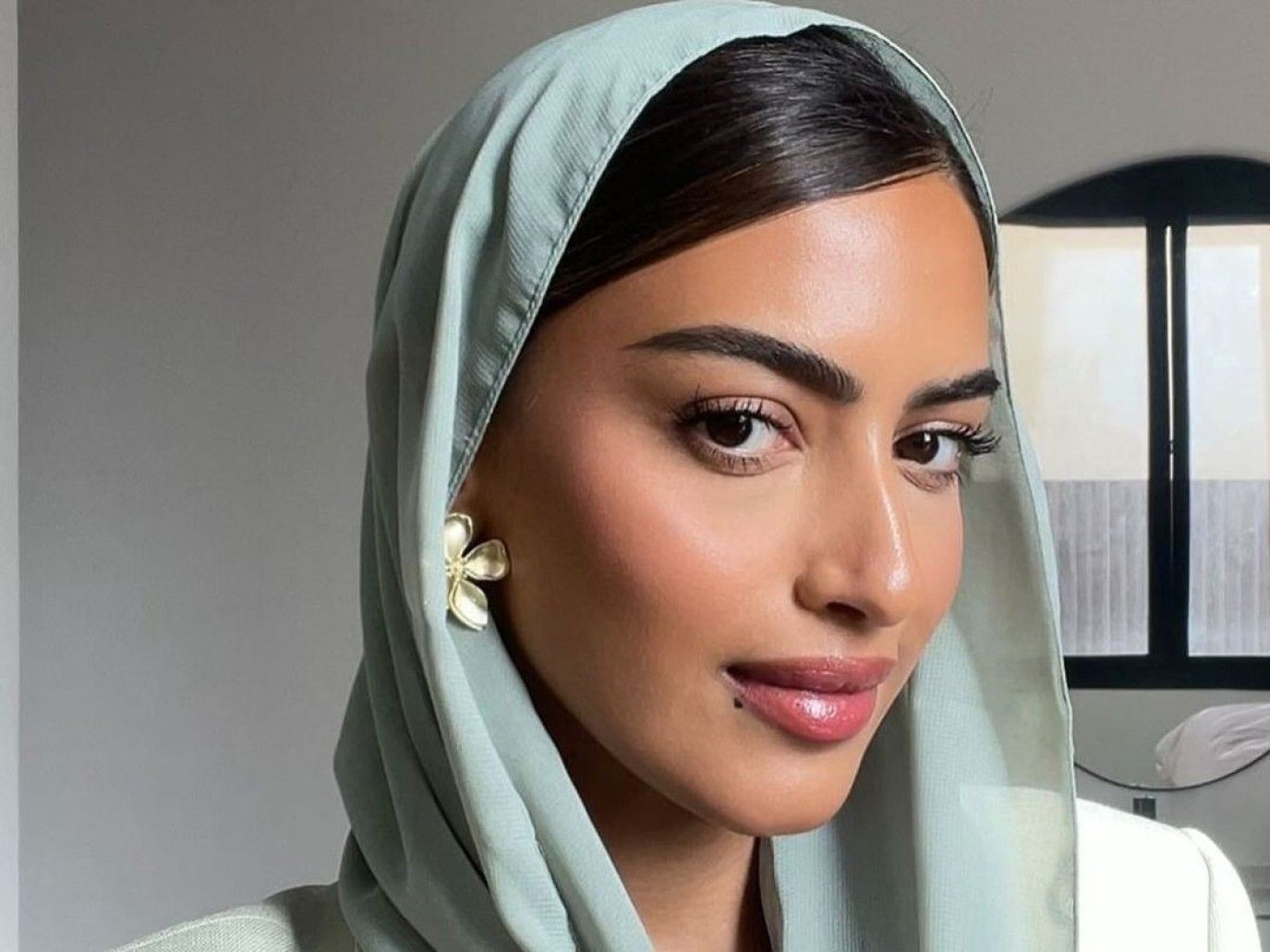 مكياج ناعم للمحجبات لخريف 2024 من المدونات.. إطلالتك طبيعية وراقية