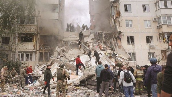 روسيا تعلن نشوب حرائق في مستودعات وقود جراء هجوم