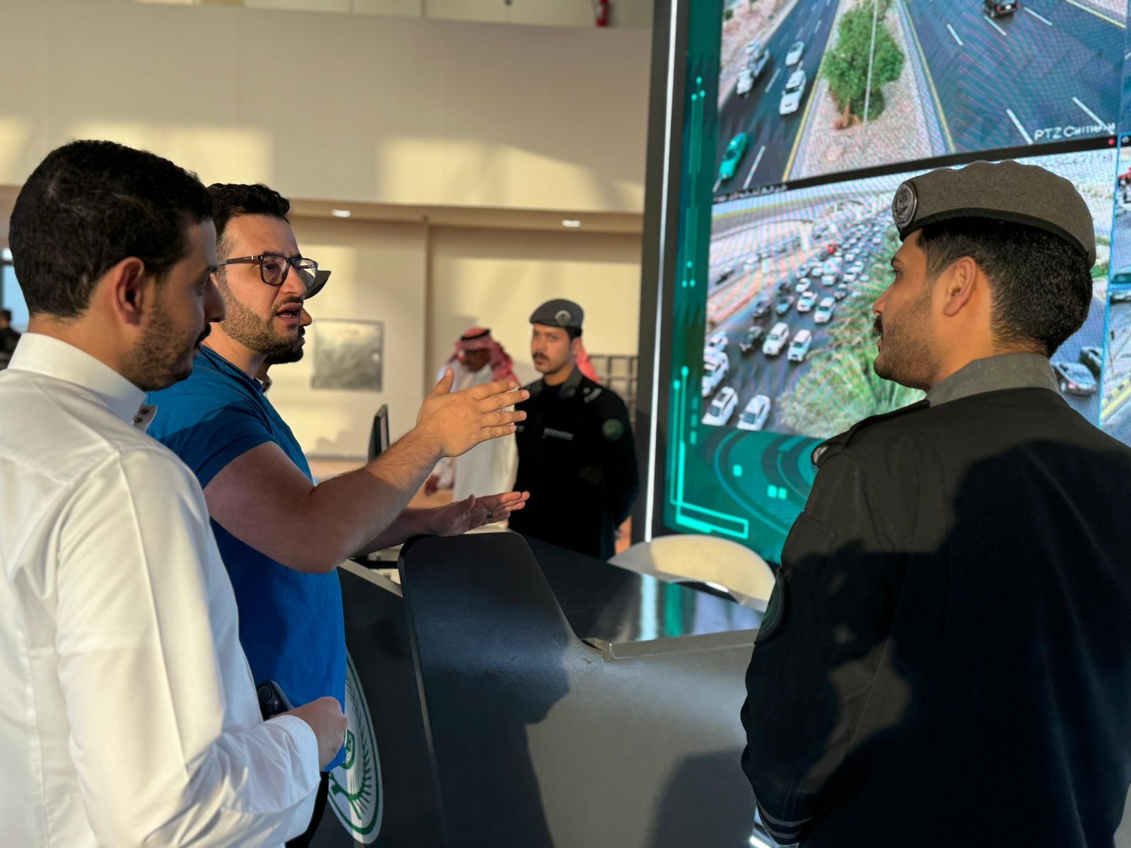 السعودية | المركز الوطني للعمليات الأمنية يشارك ضمن جناح وزارة الداخلية في معرض الصقور والصيد السعودي الدولي 2024 بمَلْهَم