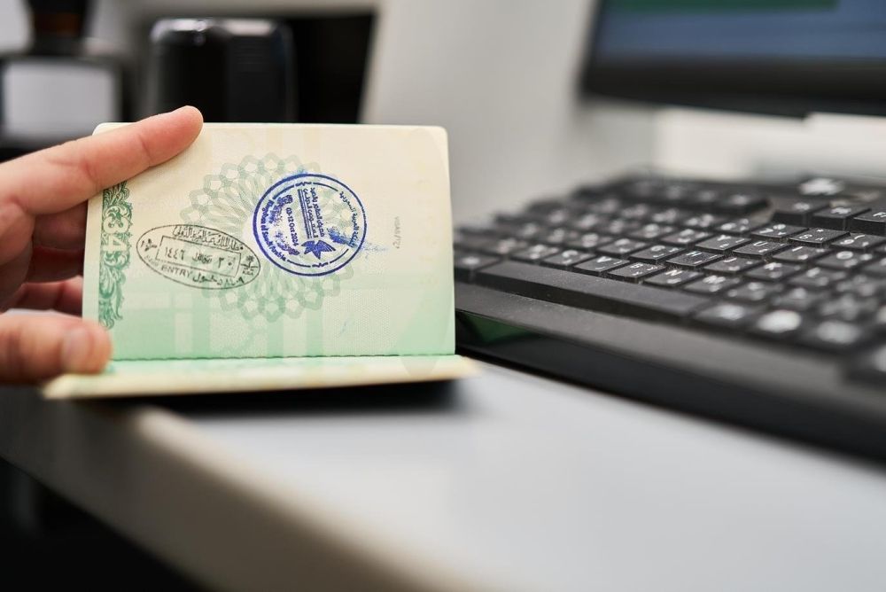 "الداخلية" تطلق ختمًا خاصًا بمعرض الصقور الدولي 2024