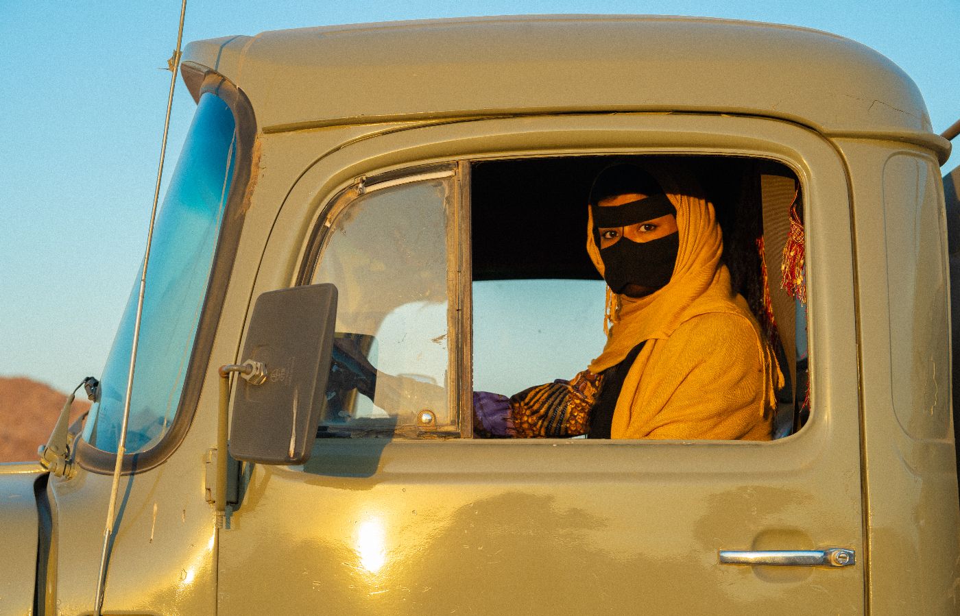 الكشف عن الصور الأولى من الفيلم السعودي "هوبال"