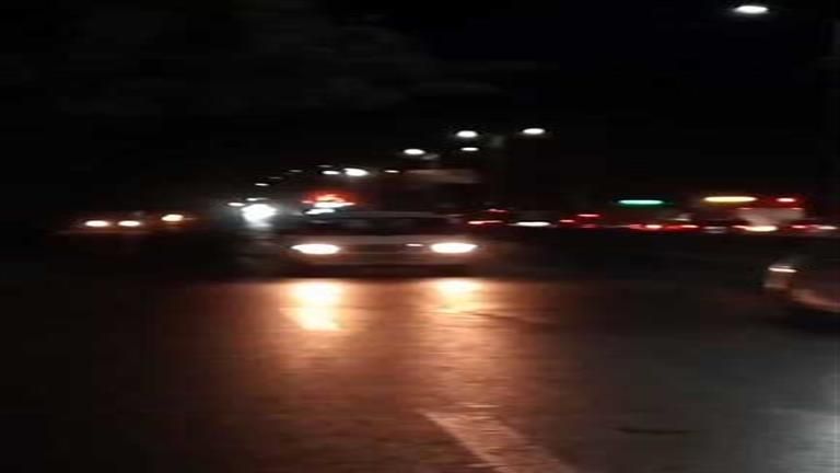 بالصور.. اشتعال النيران في سيارة أعلى كوبري محلة روح بالغربية.. والحماية المدنية تخمدها