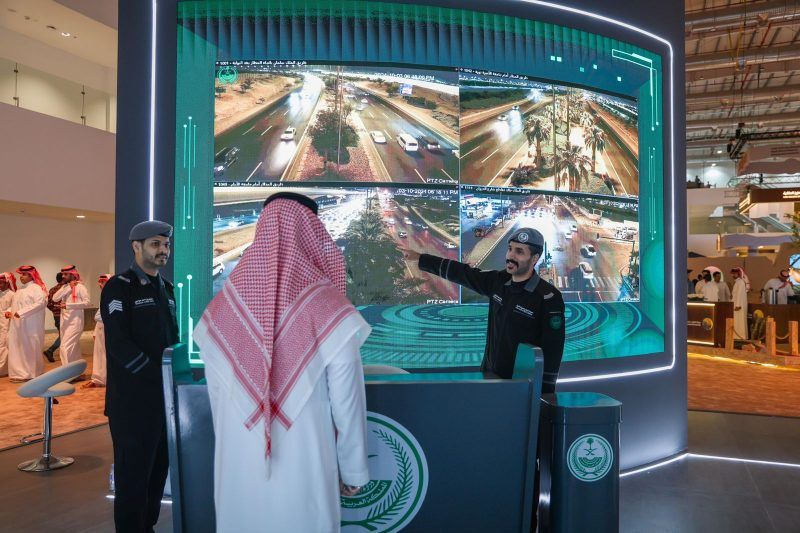 الداخلية تشارك بخدمات وعروض وفعاليات متنوعة في معرض الصقور والصيد السعودي الدولي 2024