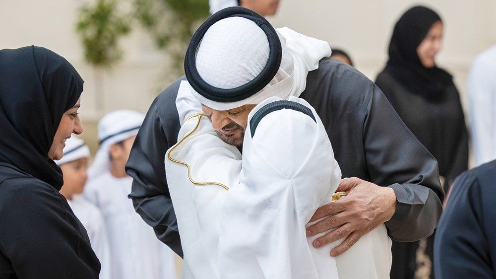 رئيس الدولة: الإمارات مجتمع الإنسانية والتكافل