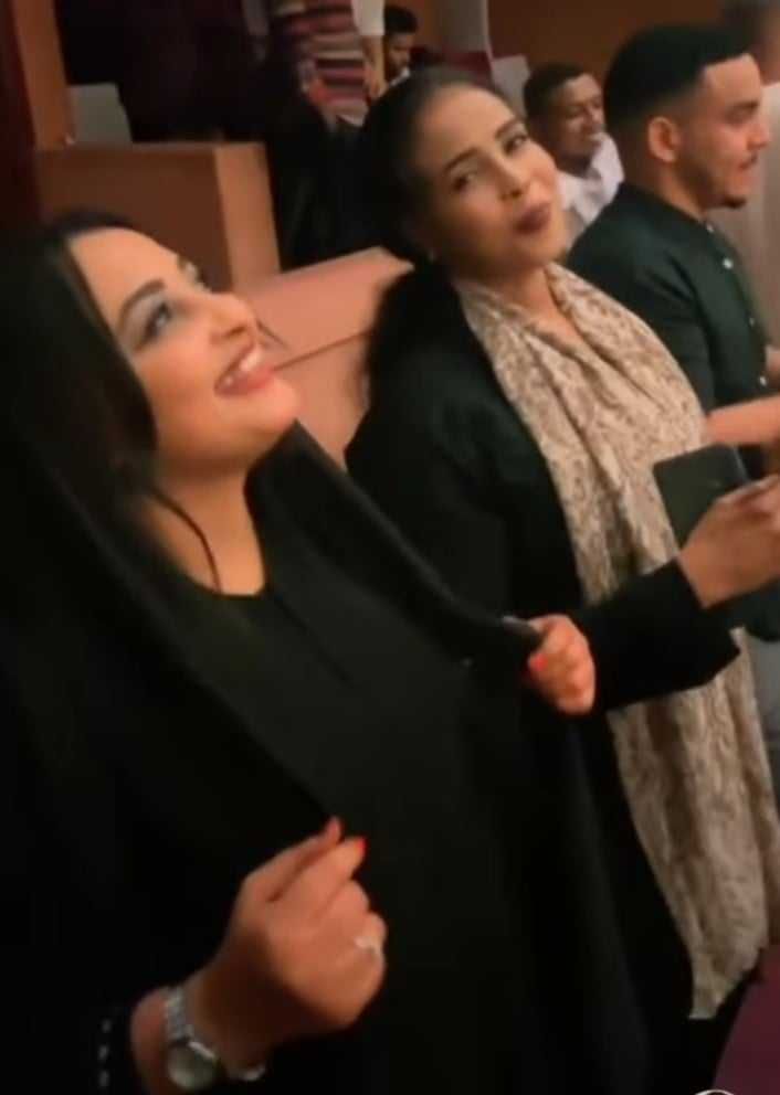 شاهد بالصورة والفيديو.. حسناوات سودانيات يشعلن السوشيال ميديا بوصلة رقص مثيرة والجمهور يتغزل: (نار ولهب سكن القلب)