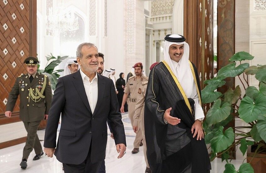 الخليج اليوم .. بزشكيان يعلن التوصل إلى تفاهمات مع قطر حول الـ6 مليارات دولار الإيرانية المجمدة