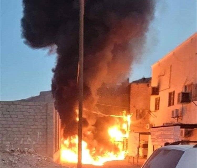 حضرموت.. وفاة شخص وإصابة آخرين إثر انفجار خزان وقود في استاد سيئون الأولمبي