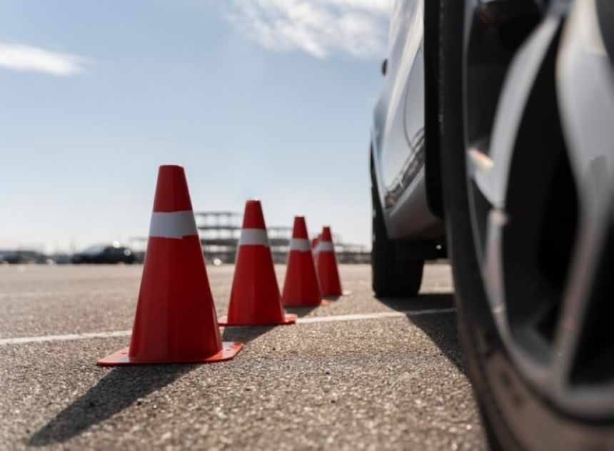 100 ألف ريال ضمان مالي و3 لغات للاختبار.. اشتراطات جديدة لمراكز تدريب واختبار السائقين