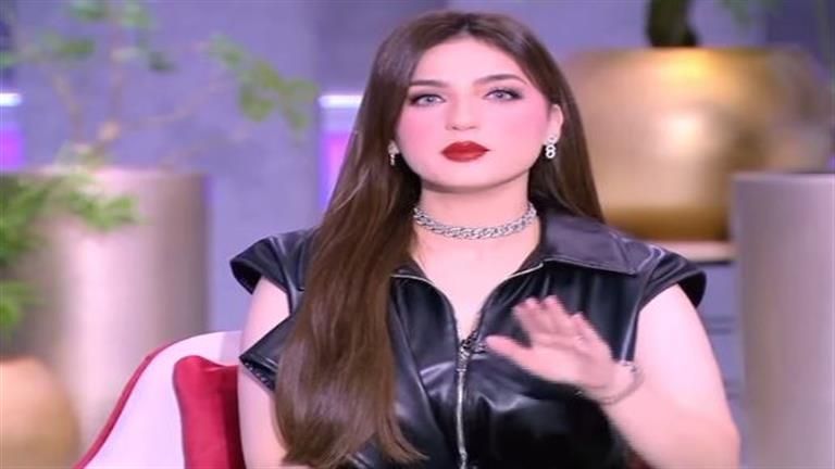 ياسمين عز: البنات لا تحتاج إلى تفتيح بشرة بل لـ "تفتيح مخ"