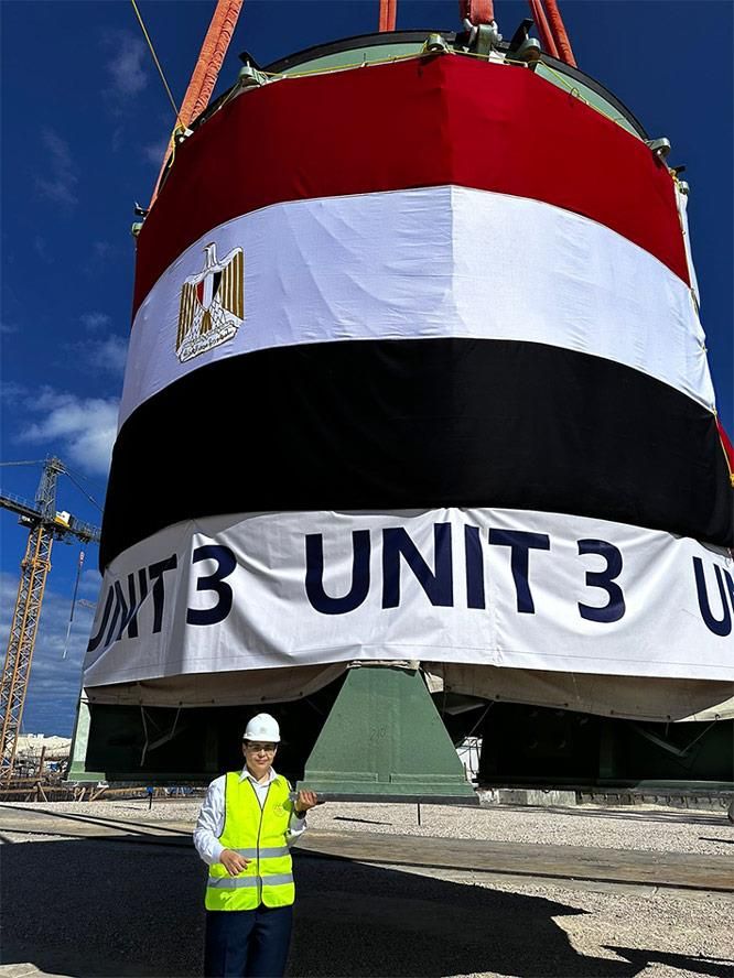 تزامنا مع الاحتفال بنصر أكتوبر.. تركيب مصيدة قلب المفاعل للوحدة النووية الثالثة بمحطة الضبعة