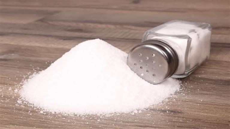 رش القليل من الملح على باب المنزل- وشاهد ما سيحدث