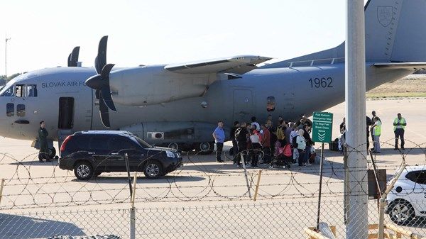 دول عدة تنظم عمليات لإجلاء رعاياها من لبنان