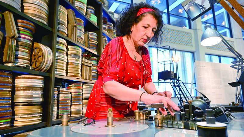 الامارات | زينب سديرة.. صانعة أفلام تُحيي القصص المنسية