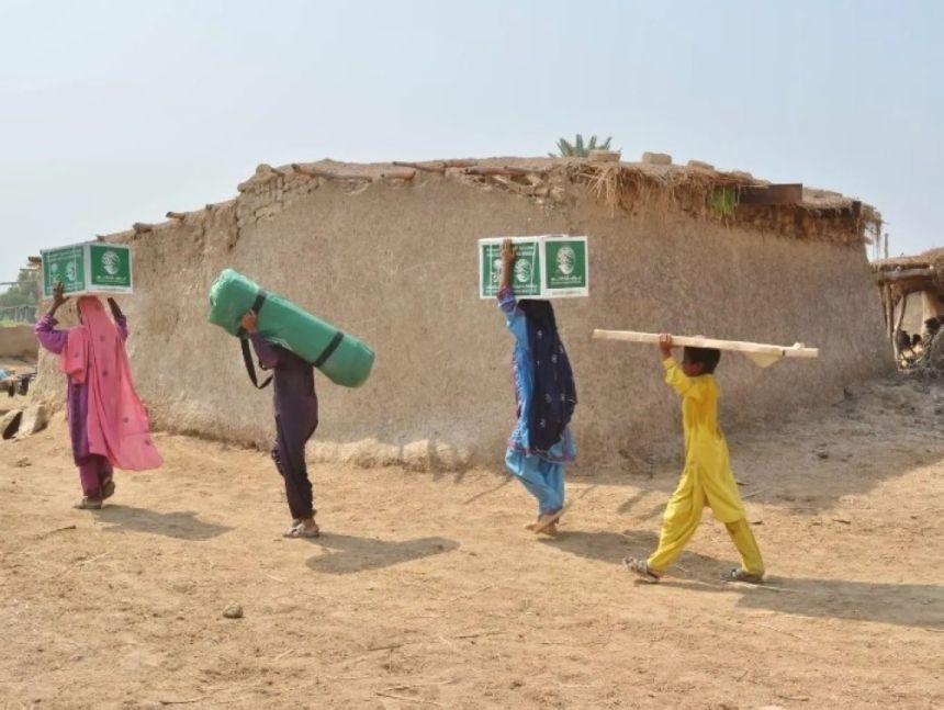 مساعدات غذائية وإيوائية.. مركز الملك سلمان للإغاثة يواصل أعماله الإنسانية في 3 دول