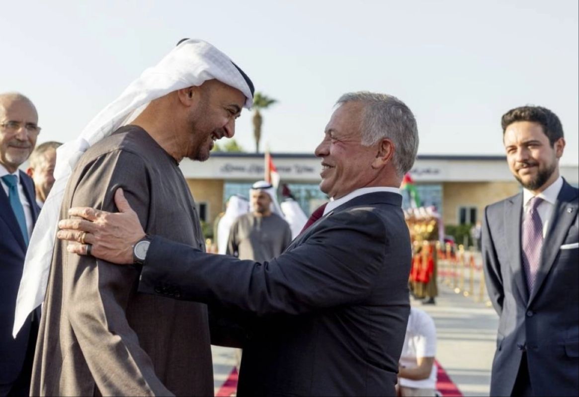 الخليج اليوم .. محمد بن زايد يغادر الأردن في ختام زيارة عمل