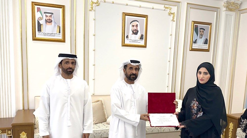 «سالم بن حم الثقافي» يُكرِّم المعلمين