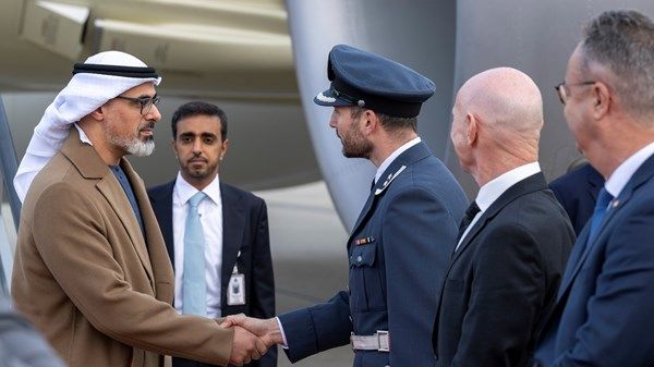 ولي عهد أبوظبي يصل إلى أوسلو في زيارة رسمية لمملكة النرويج