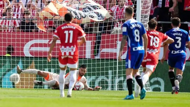 الامارات | حارس يتصدى لـ 3 ضربات جزاء في مباراة واحدة.. وسيناريو الفوز غريب! (فيديو)