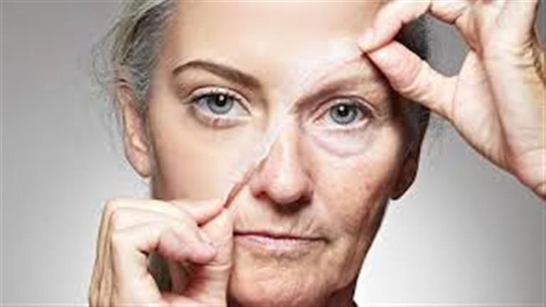 دون بوتوكس.. 5 أطعمة ومشروبات تجعلك تبدو أصغر سنا
