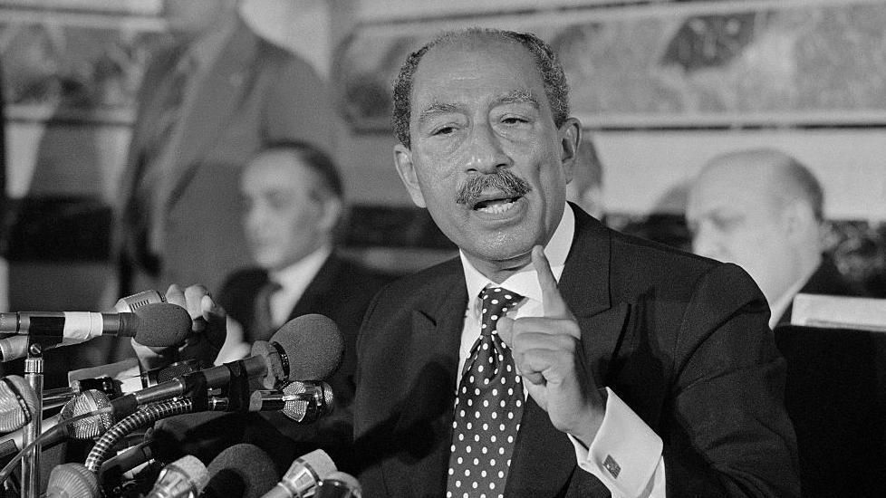 بريطانيا رفضت استقبال رئيس أركان الجيش المصري لإرضاء السادات