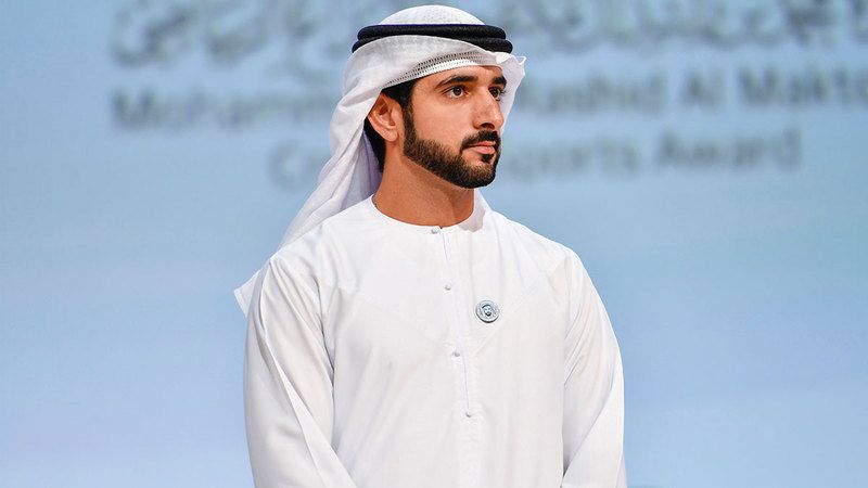 الامارات | حمدان بن محمد يمنح الإقامة الذهبية للمعلمين والتربويين المتميزين في دبي