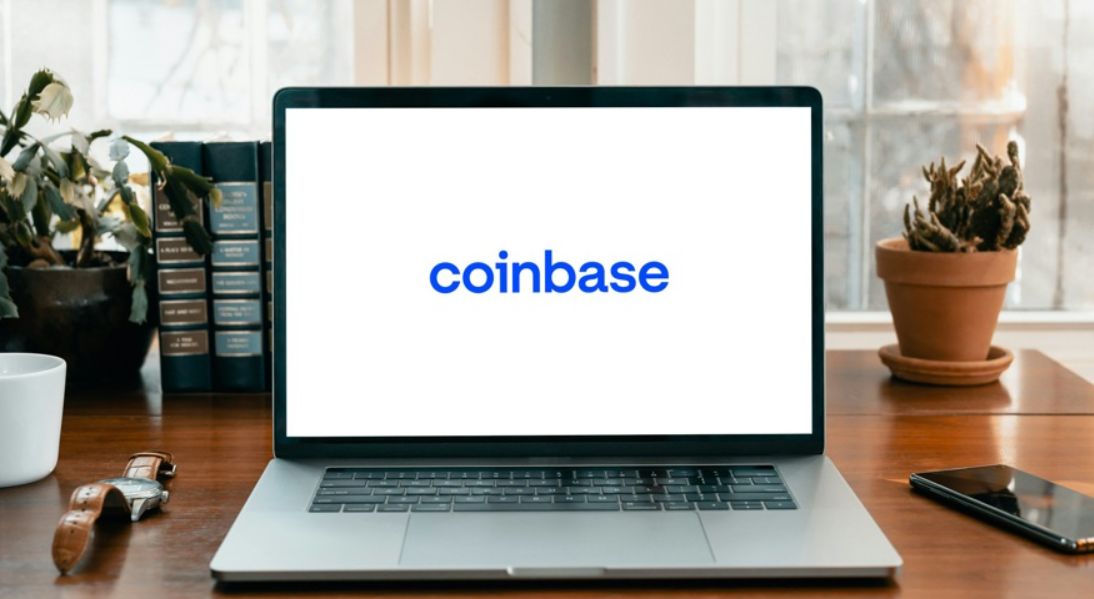 قوانين MiCA تُرغم “كوين بيس” على إزالة عملات رقمية مستقرة محددة في أوروبا