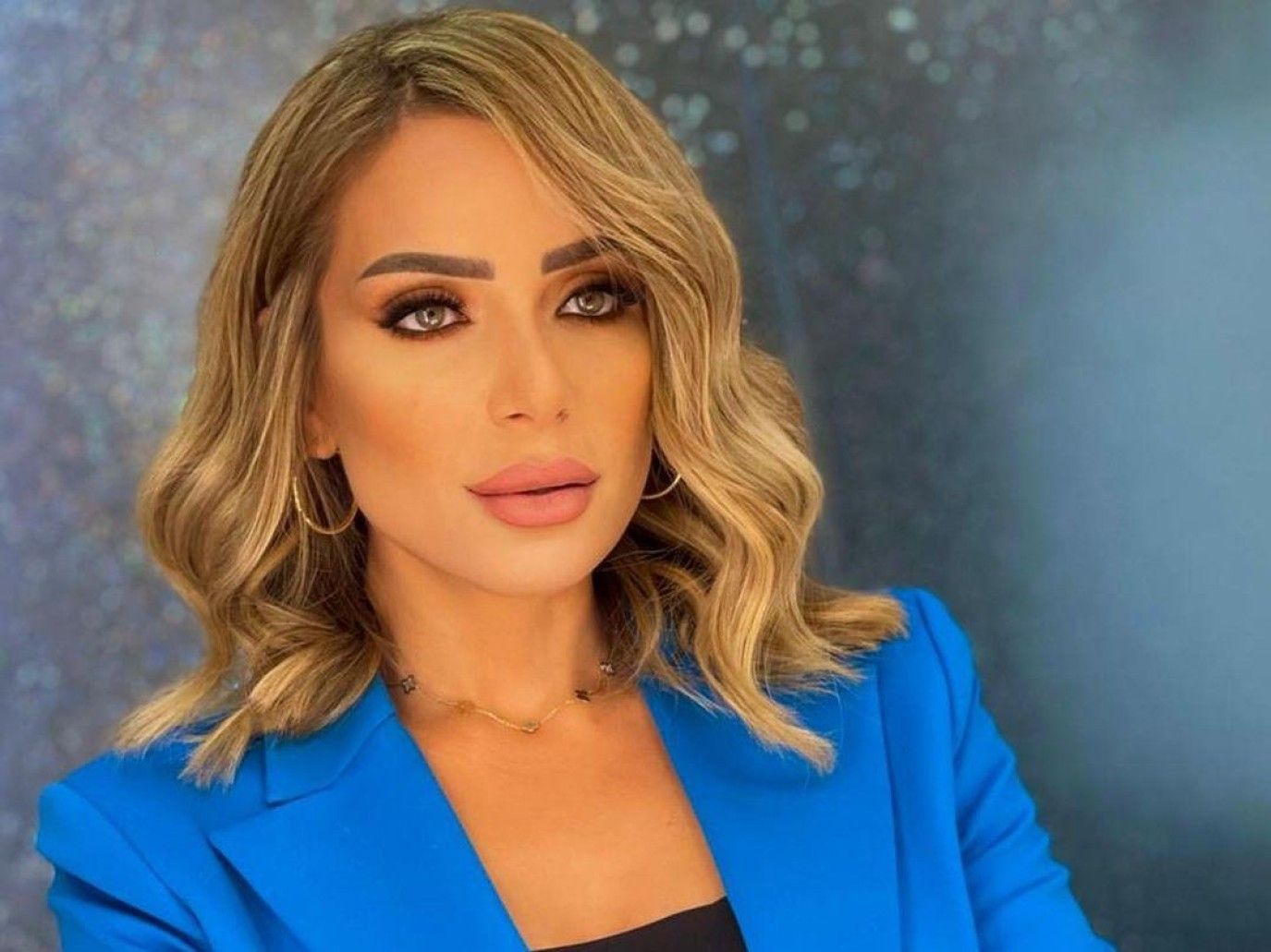 ريم البارودي في يوم ميلادها تلهمك باقة من الصيحات الجمالية المفعمة بالأنوثة