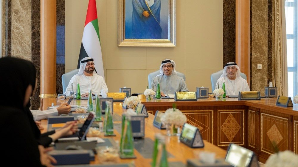 برئاسة منصور بن زايد.. «الوزاري للتنمية» يستعرض مشاريع وبرامج حكومية