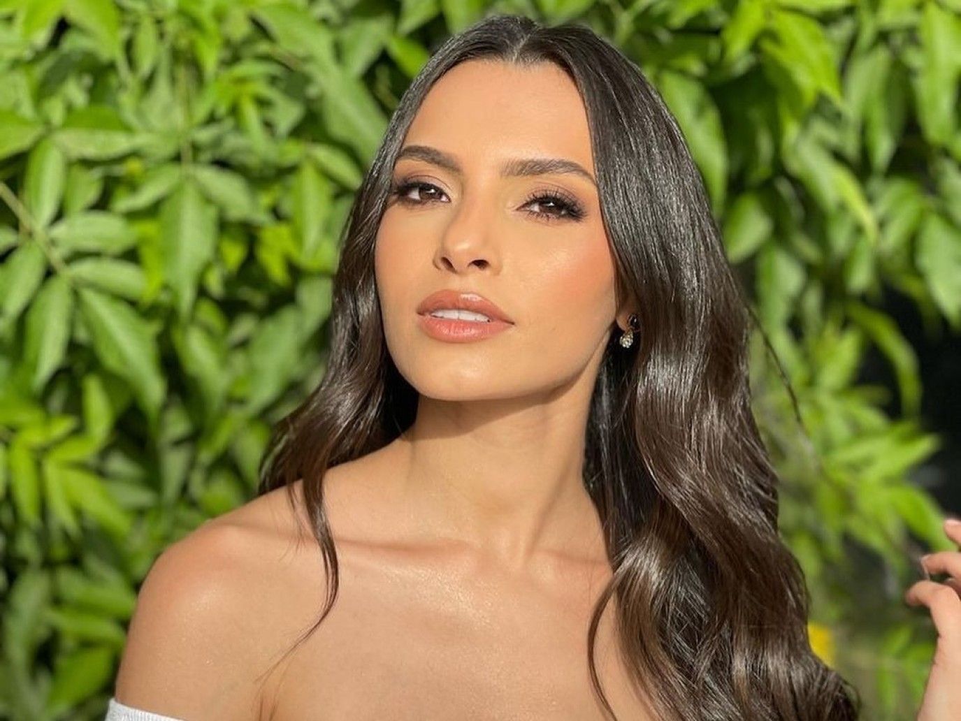 في يوم ميلادها.. نسقي إطلالاتك الجمالية بأسلوب شبابي على غرار كارمن سليمان